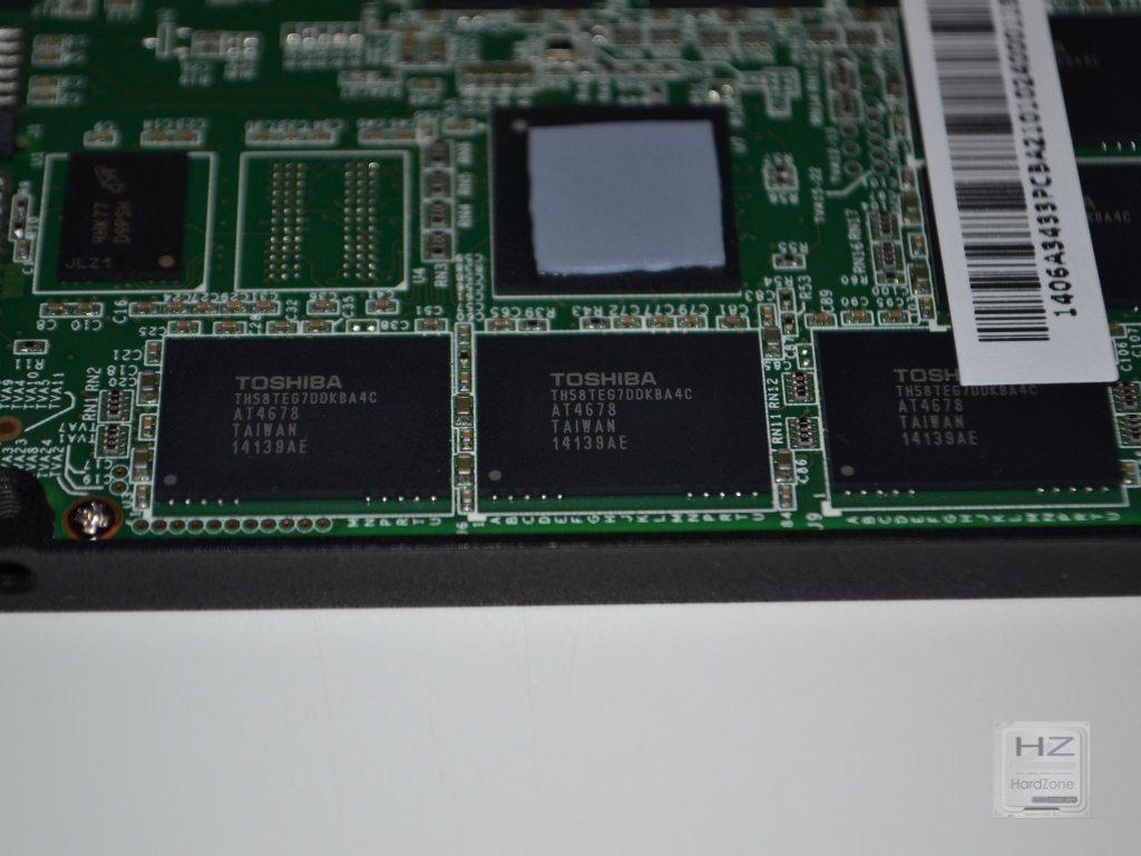 AMD Radeon R7 SSD 240 Gb -012