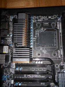 Gigabyte 990FXA-UD7 - 10