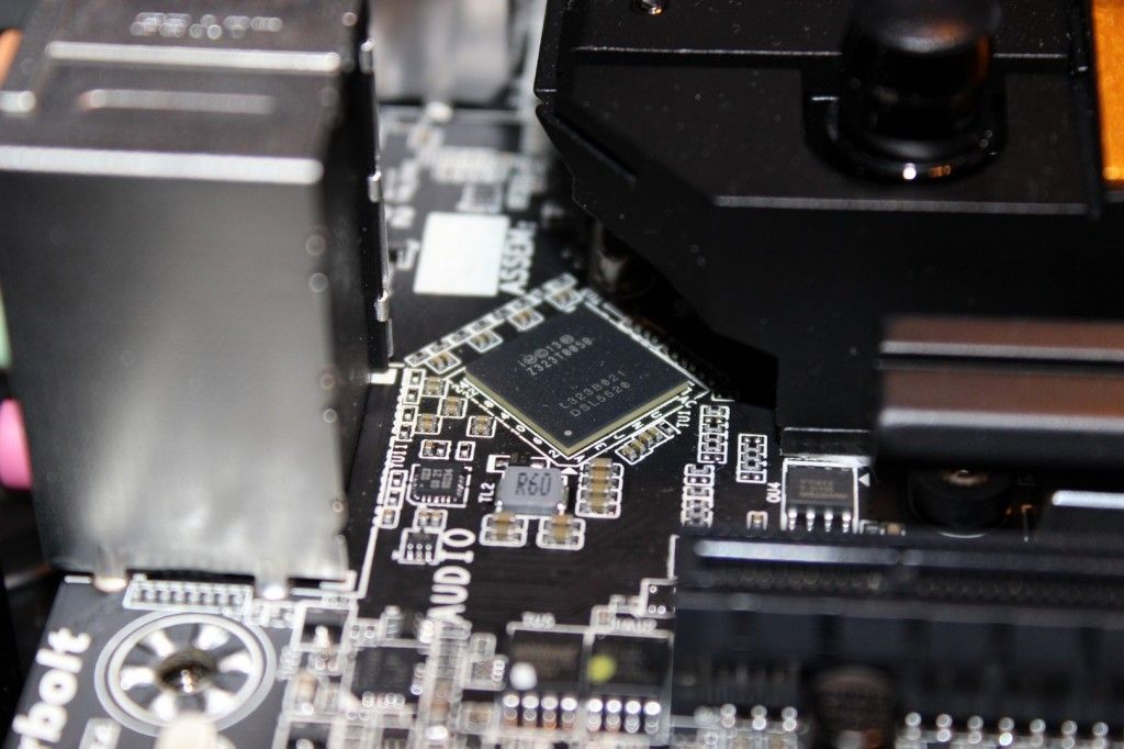 Z323 (THUNDERBOLT)
