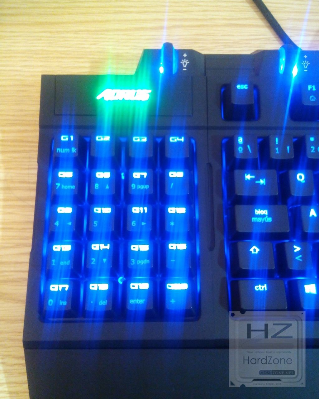 Aorus Thunder K7_090