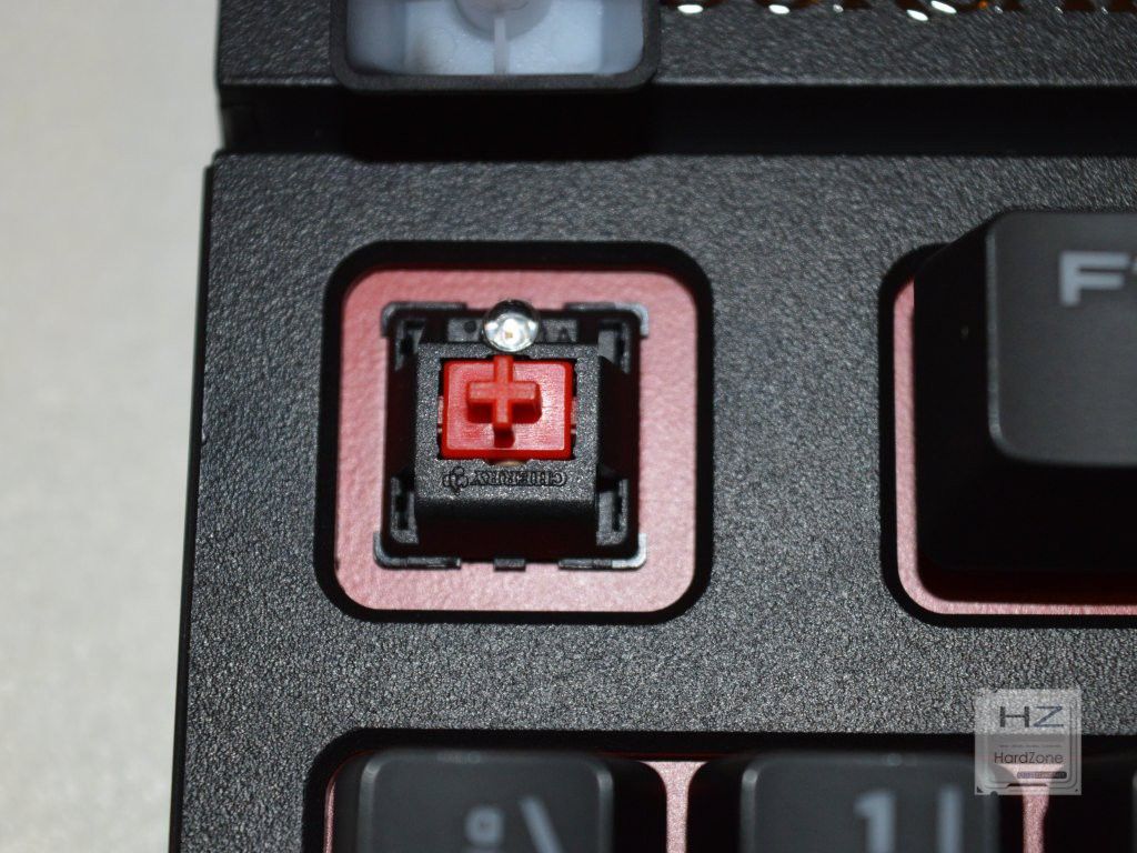 Corsair STRAFE -018