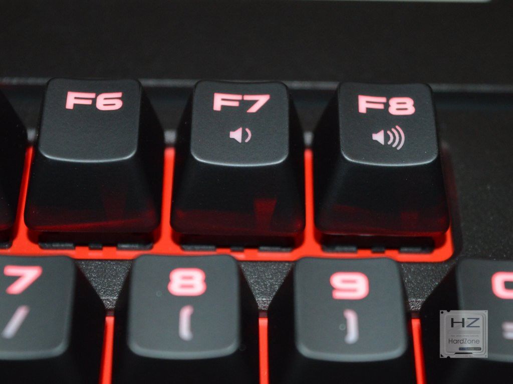Corsair STRAFE -040