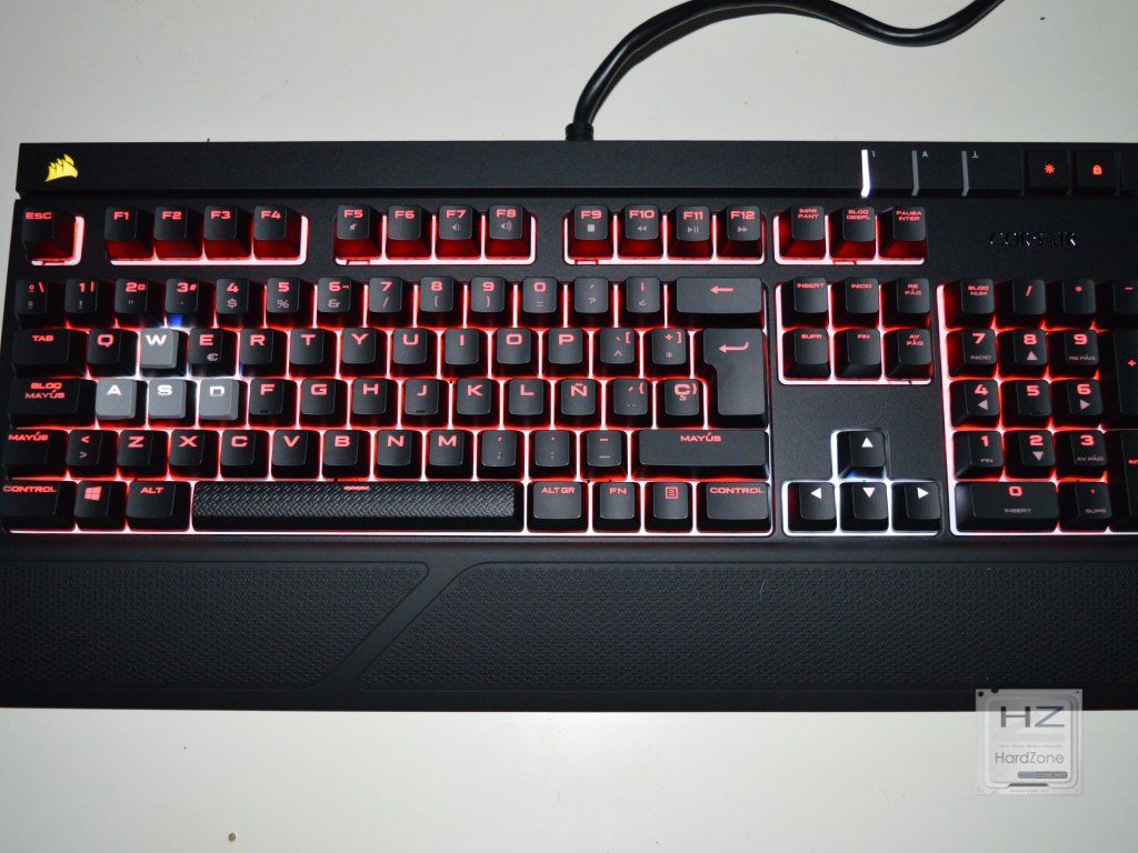 Corsair STRAFE RGB -034