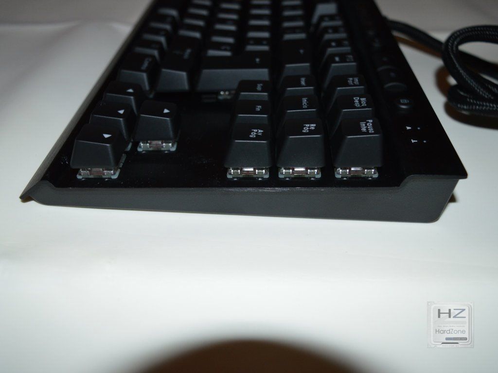 Corsair K65 RGB -015
