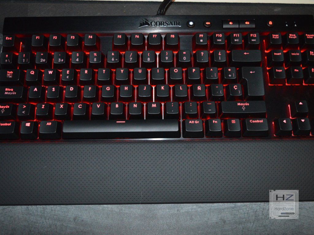 Corsair K65 RGB -022