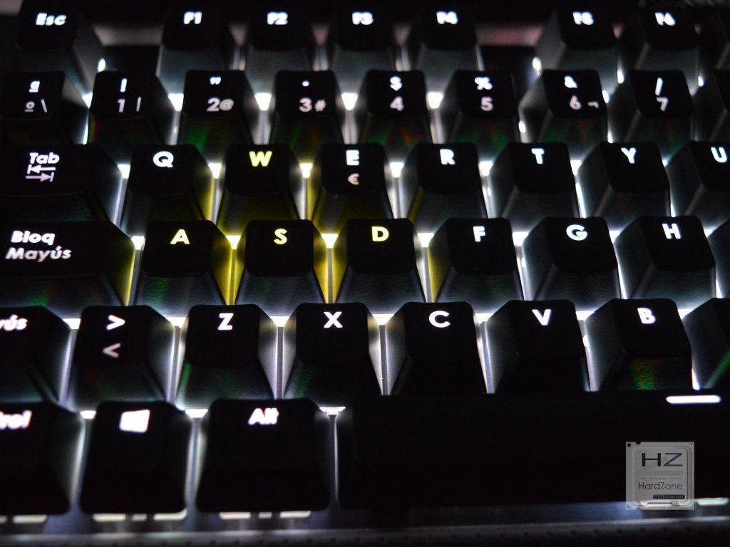 Corsair K65 RGB -023
