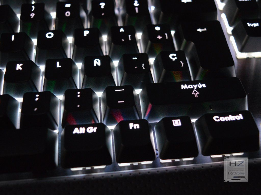 Corsair K65 RGB -024
