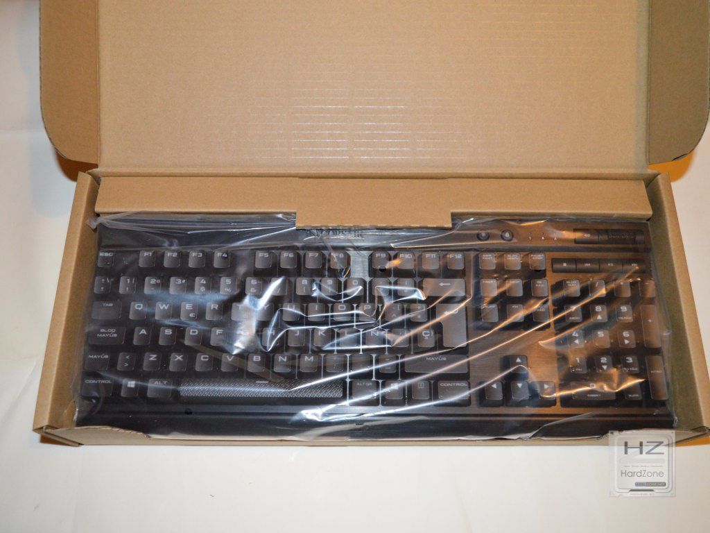 Corsair K70 RapidFire RGB -006