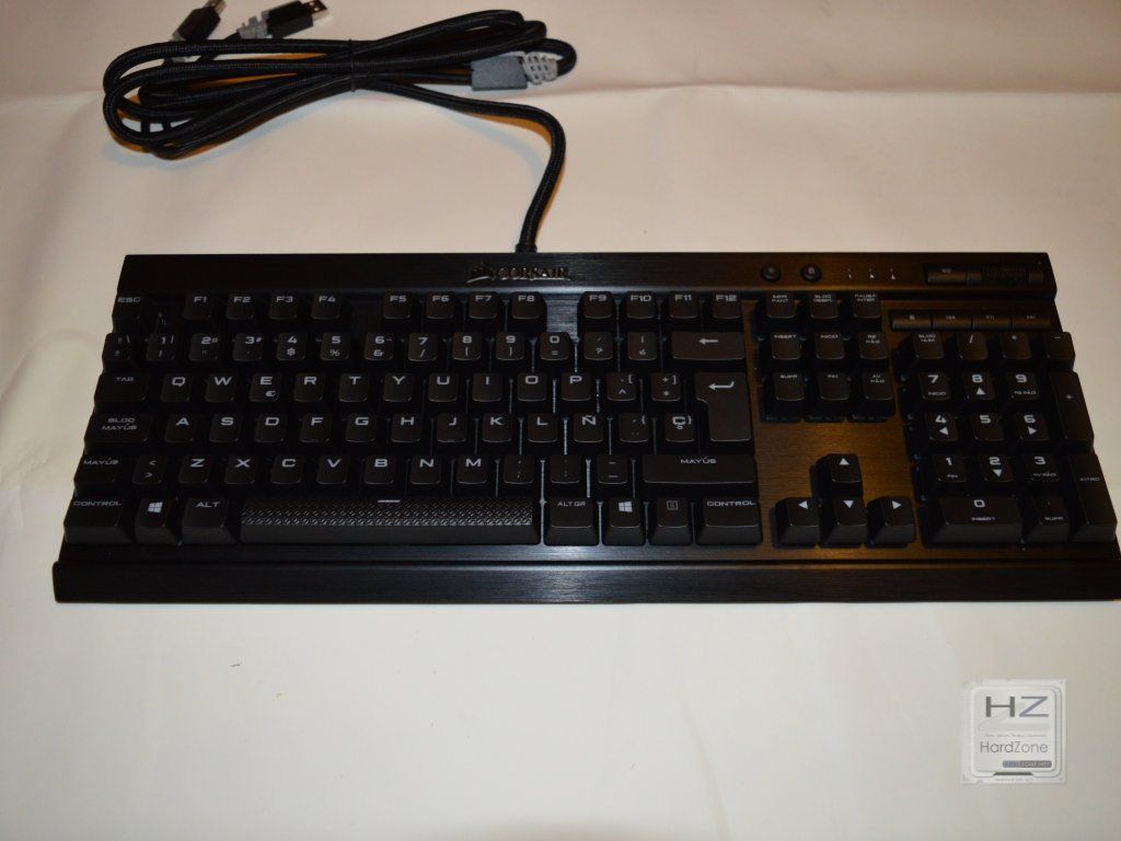 Corsair K70 RapidFire RGB -012