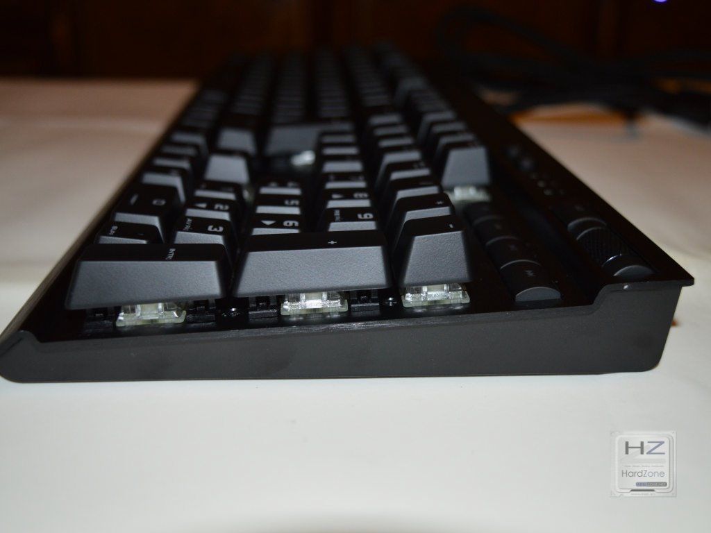 Corsair K70 RapidFire RGB -018