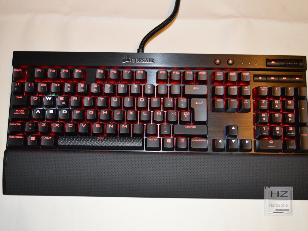 Corsair K70 RapidFire RGB -029