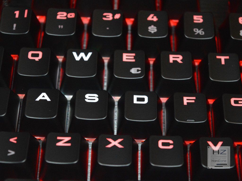 Corsair K70 RapidFire RGB -030