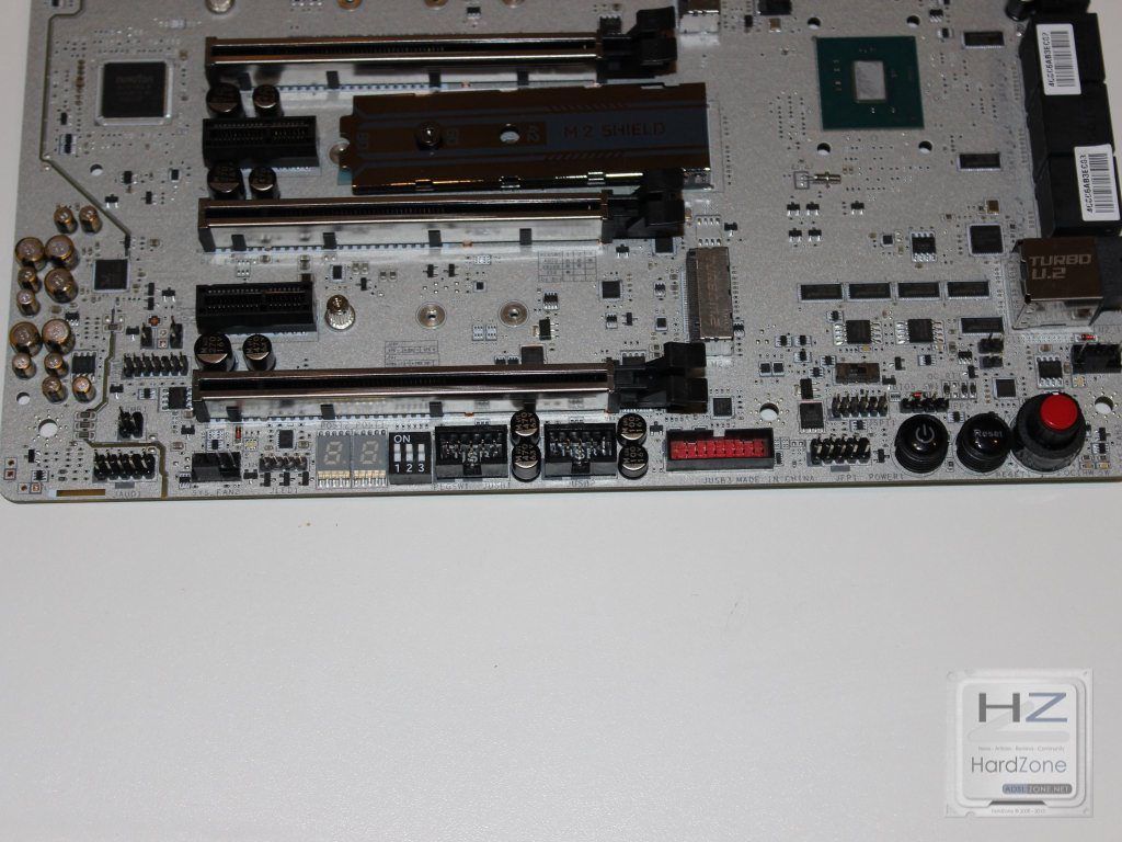 Z270-titanium-0079-1024x768.jpg