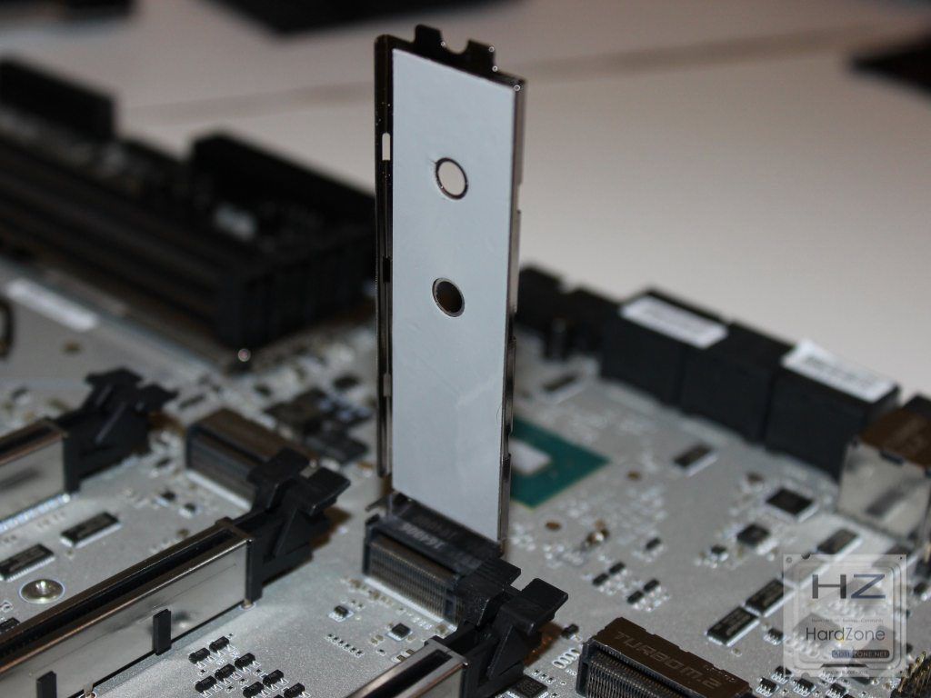 Z270-titanium-0092-1024x768.jpg