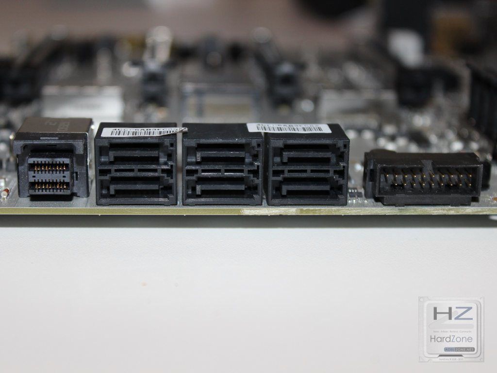 Z270-titanium-0115-1024x768.jpg