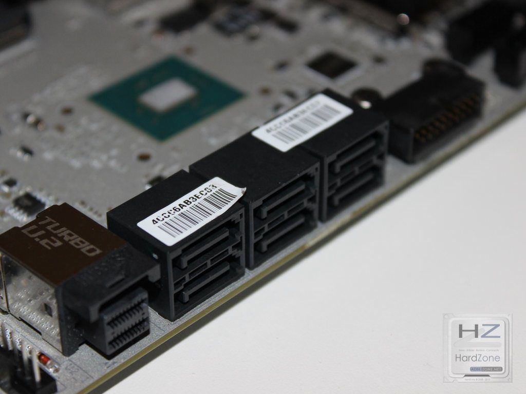 Z270-titanium-0130-1024x768.jpg