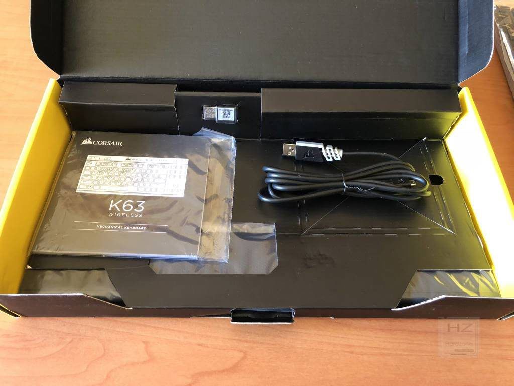 Corsair K63 - Caja componentes