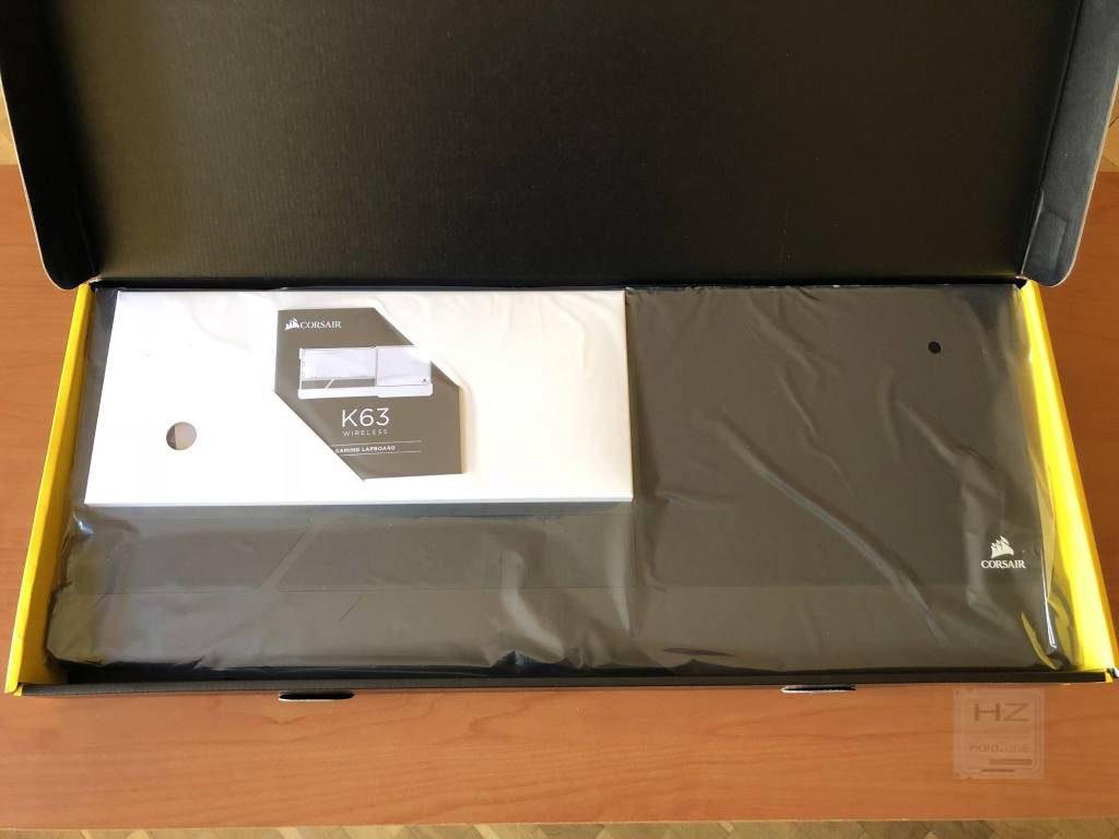 Corsair K63 Gaming Lapboard - Interior Caja