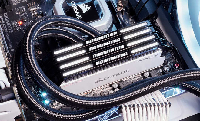 Corsair Dominator Platinum Special Edition Contrast