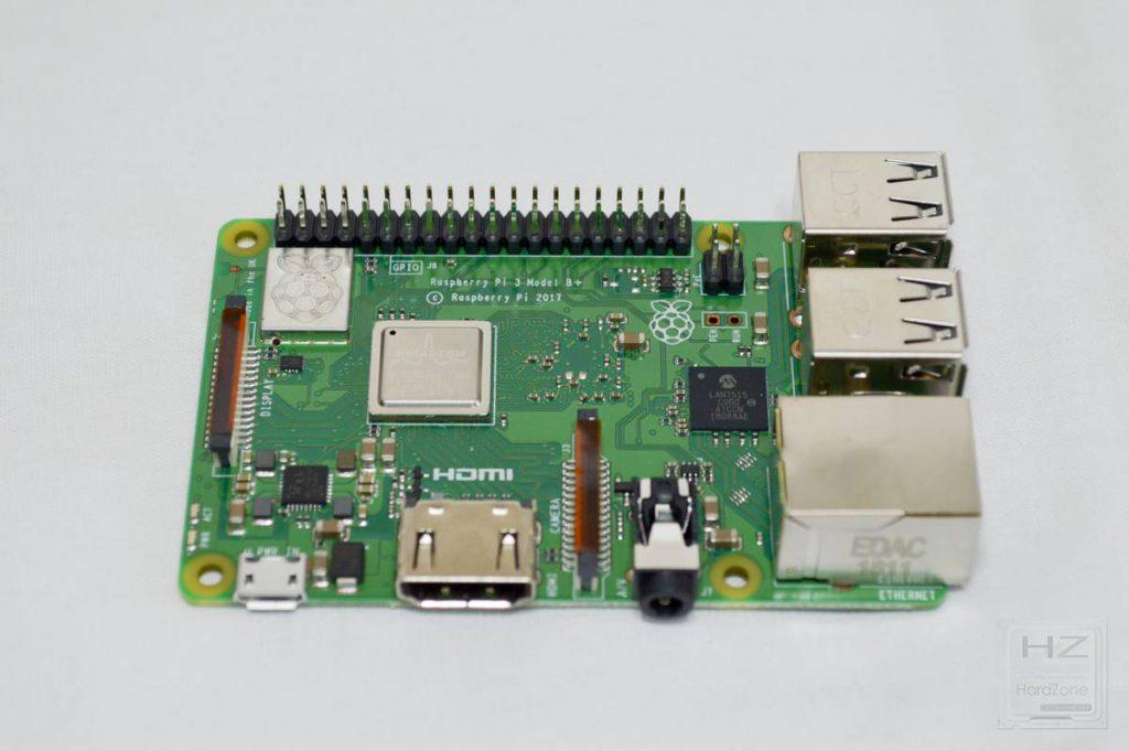 Raspberry Pi 3 Modelo B+ - Vista 2