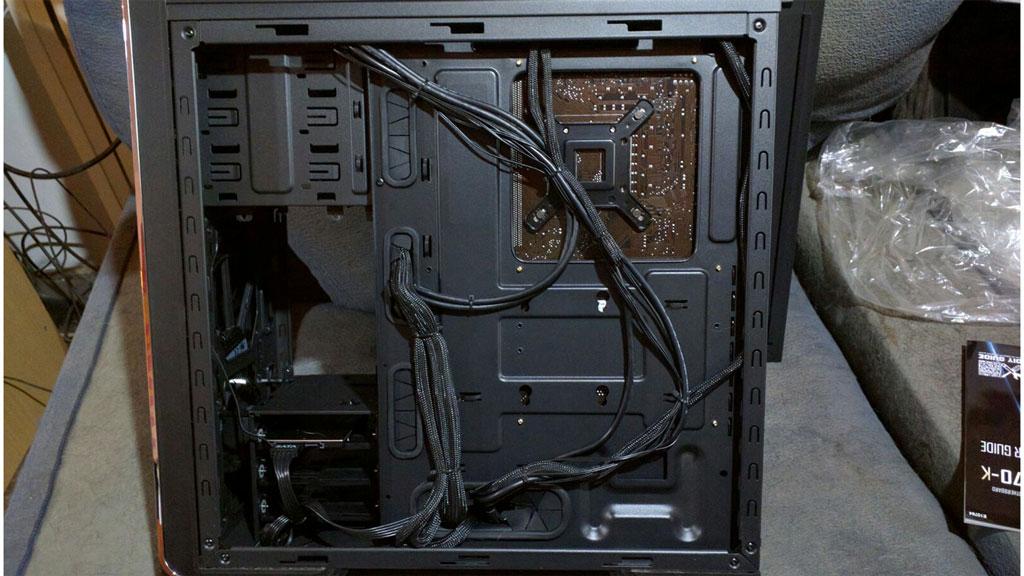Equivalente Clasificación Nido Cómo esconder los cables como un profesional al montar un PC
