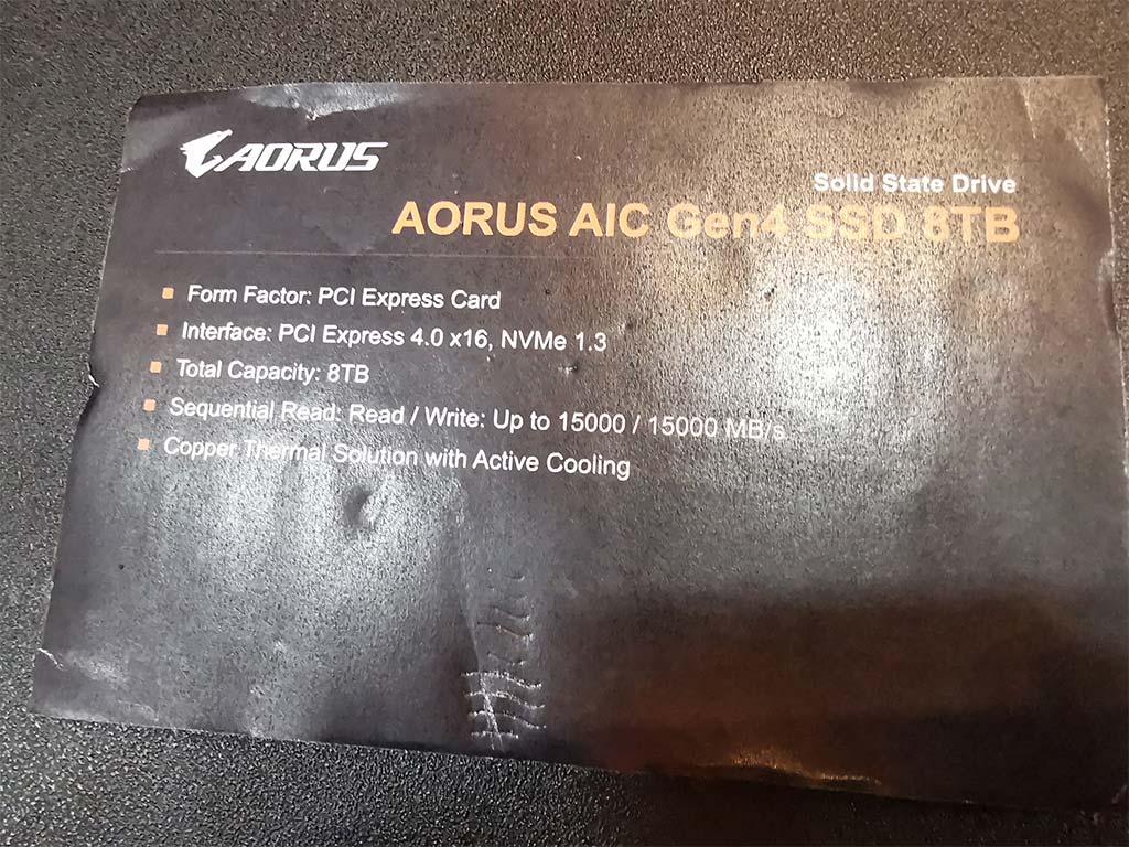 Caja Aorus AIC Gen4