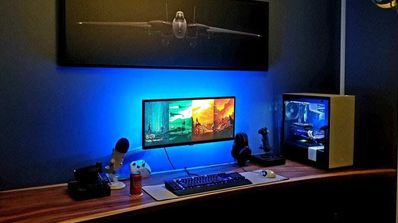Escritorio con PC Gaming