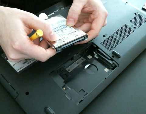 fondo escarcha diámetro Cómo cambiar el disco duro o unidad SSD de tu portátil