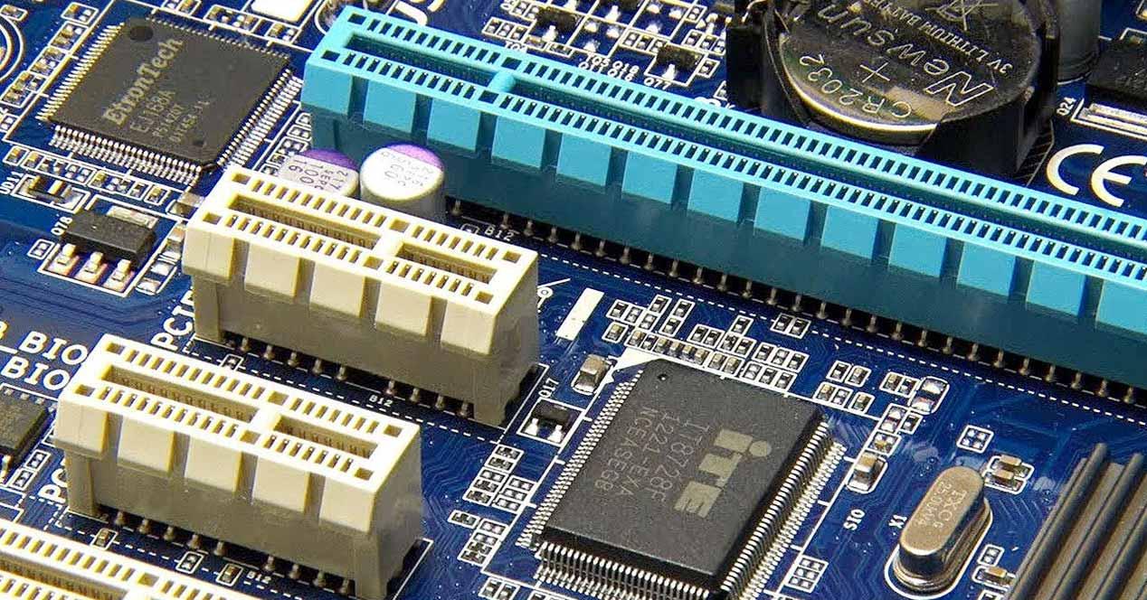 Materialismo Sip Artificial Tipos de puertos PCIe: cuales existen en nuestras placas base
