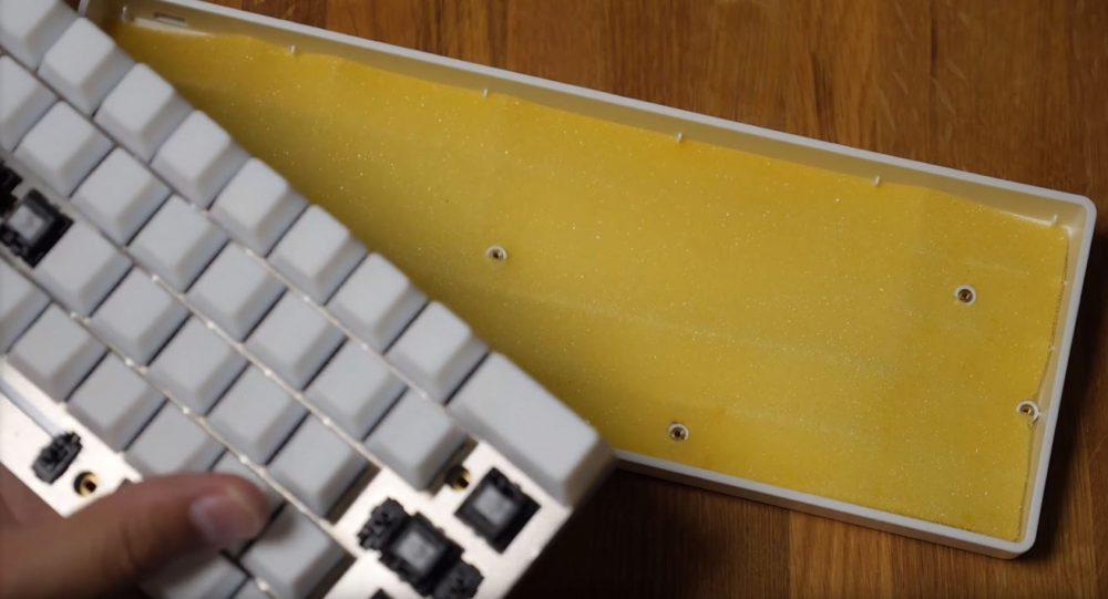 Añadir gomapespuma al teclado