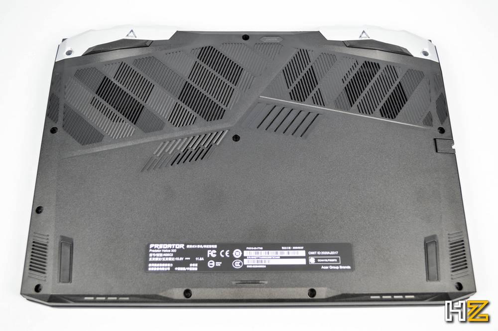 Acer Predator Helios 300 - Review 13