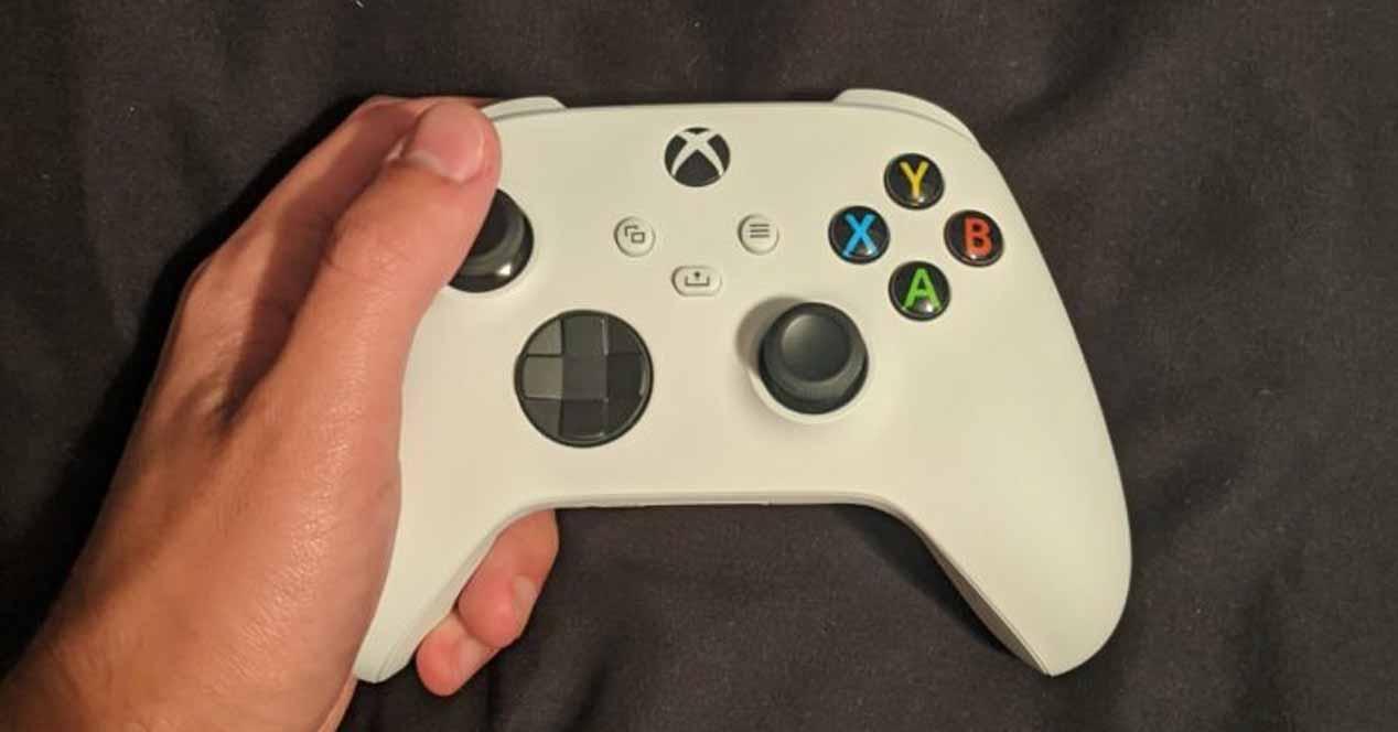 El mando Robot White de Xbox confirma la Xbox Series S