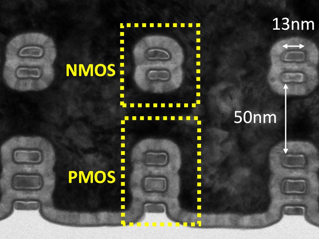 Transistores apilados en nanoplacas