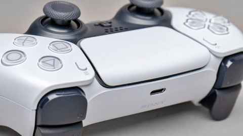 Cómo sincronizar y cargar el mando de la PS5, Dualsense, con la PlayStation  5