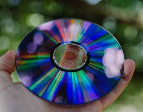 Cuánto tiempo de vida útil tienen los CD, DVD y Blu-Ray