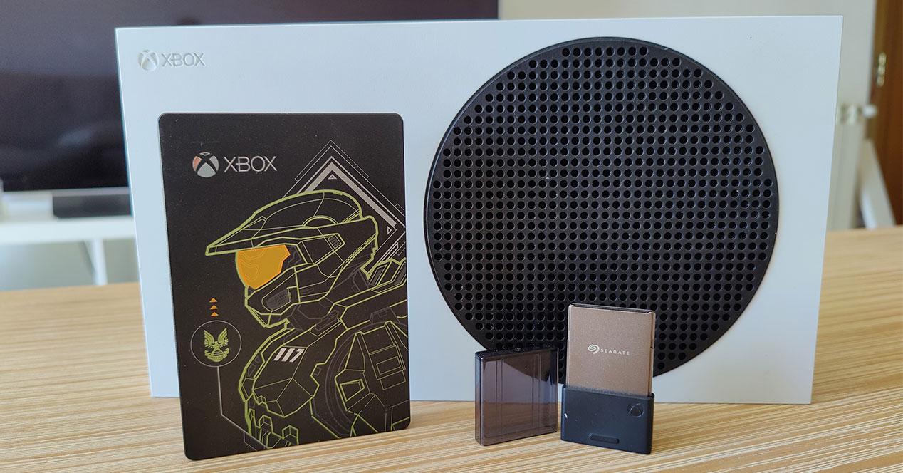 Xbox Series X S: tarjetas, SSD y duros