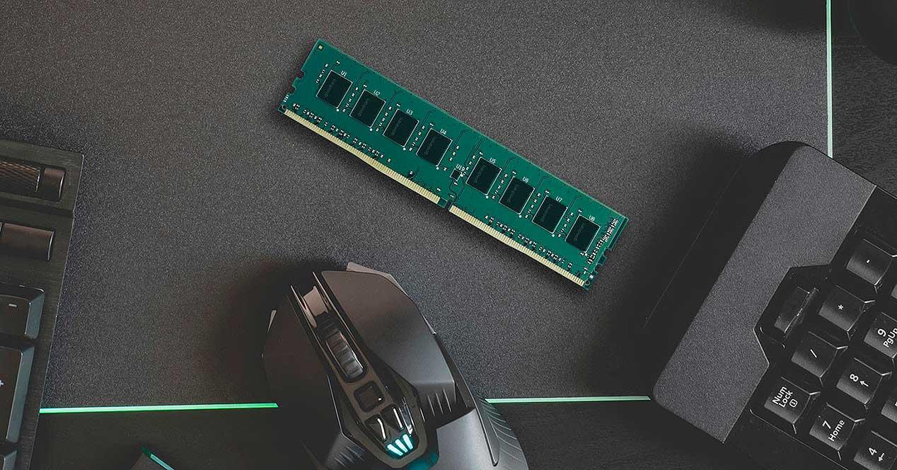 frio Mojado vestíbulo Cómo saber cuánta memoria RAM admite el PC sin desmontarlo