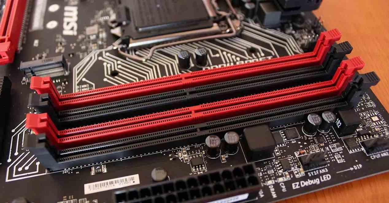 ansiedad elegante elemento Dual Channel en memoria RAM: rendimiento en CPU e iGPU