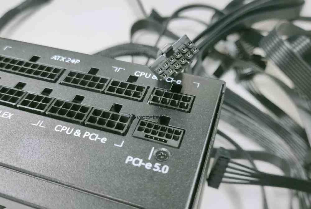 Conector PCIe 5 12+4