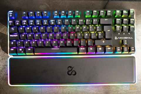 ANALISIS/REVIEW] Newskill Gungnyr TKL Pro, este teclado gaming iluminará tu  SETUP 