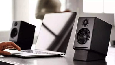 Altavoces petardean