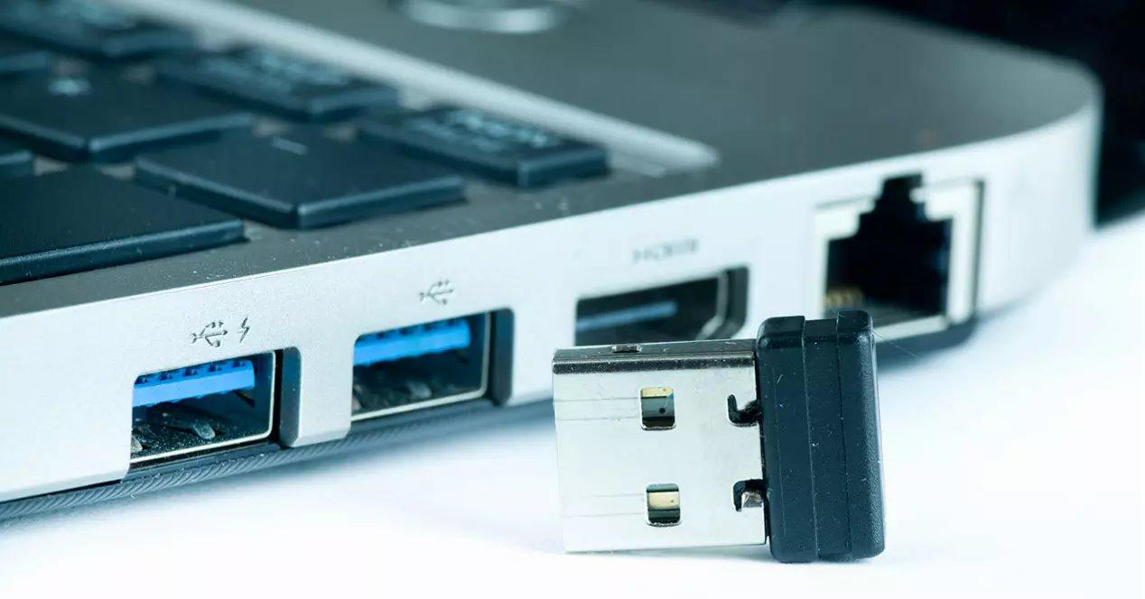 Puertos Portátil USB HDMI Ethernet