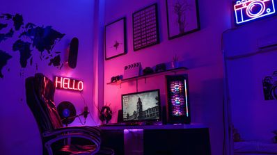 setup gaming silla escritorio tira led