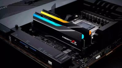 arios módulos de memoria RAM DDR5