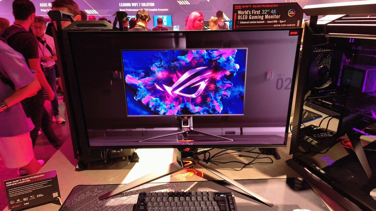 ASUS presenta el mejor monitor gaming: panel QD-OLED curvado de 49