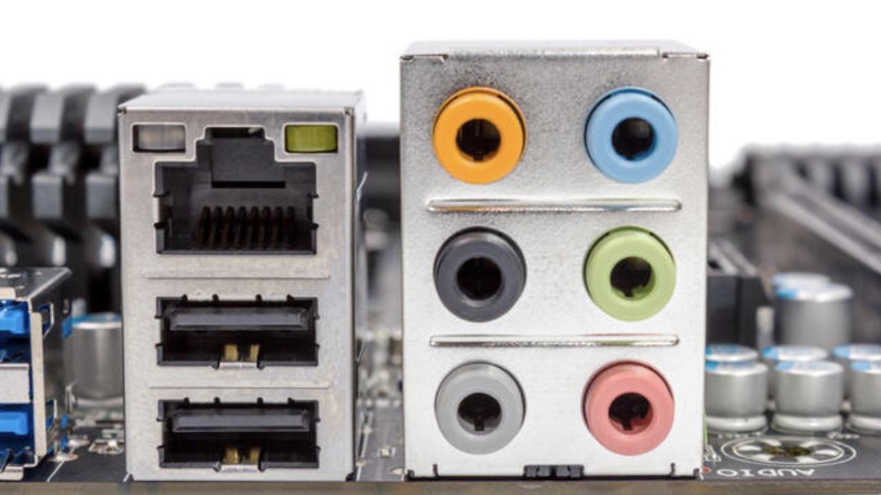 ¿Sabías qué significan los colores de los conectores de audio de una PC?