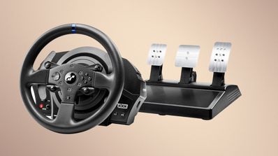 Volante y pedalera Thrustmaster