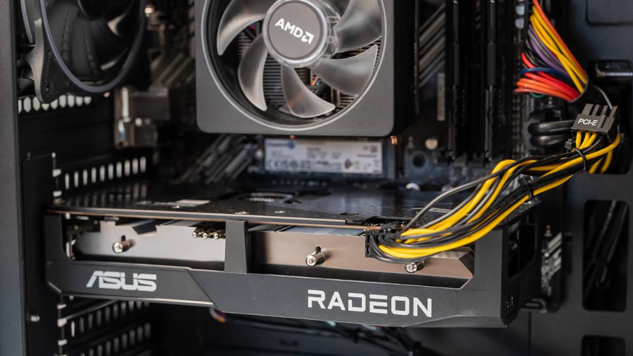 Imagen de un PC con una Radeon