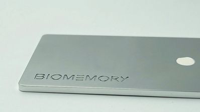 Biomemory Card