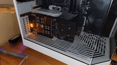 4 unidades SSD PCIe 5.0